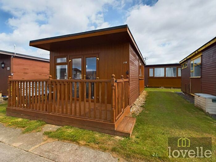 2 Bedroom Chalet For Sale In Mablethorpe Caravan Chalet Park, Mablethorpe, LN12