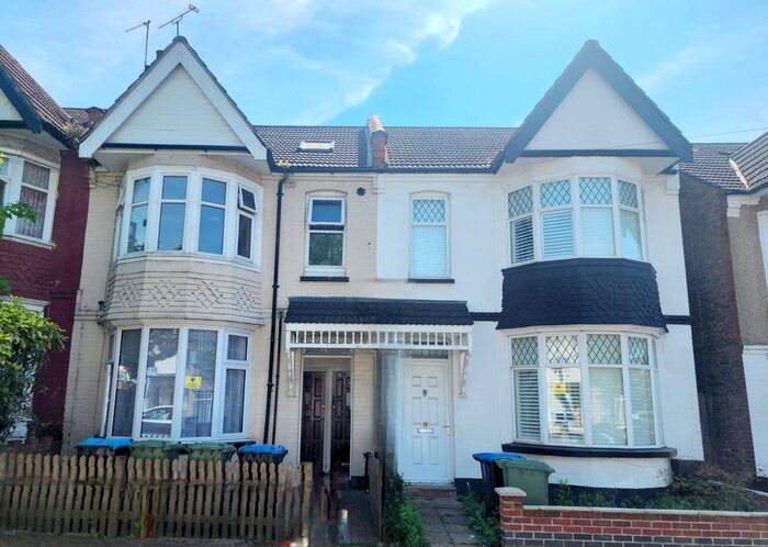 2 Bedroom Terraced House To Rent In Rosebank Avenue, Wembley, HA0