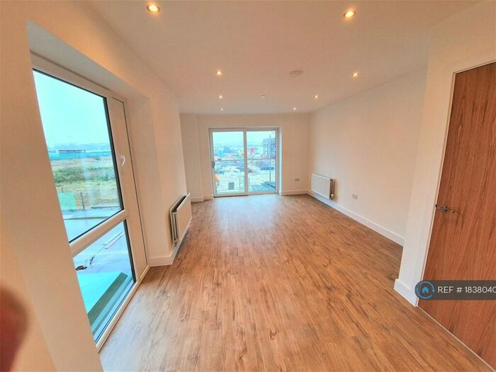 1 Bedroom Flat To Rent In Brooklands Court, Luton, LU2