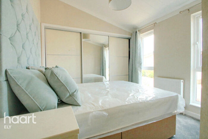 2 Bedroom Park Home For Sale In Hardwicke Fields, Haddenham, CB6