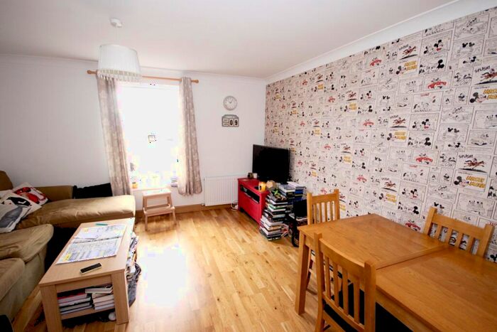 2 Bedroom Flat To Rent In London Road, Sittingbourne, ME10