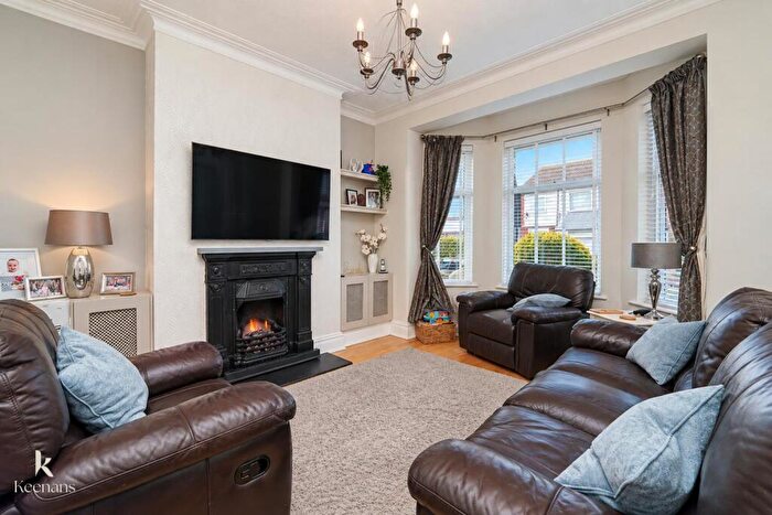 3 Bedroom Semi-Detached House For Sale In Longmead Road, Salford, M6