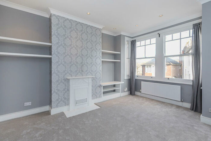 2 Bedroom Flat To Rent In Ulverston Road, Walthamstow, London, E17