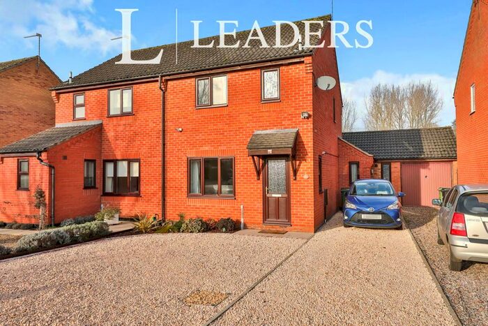 4 Bedroom Semi-Detached House To Rent In Homebred Lane, Norwich, NR14