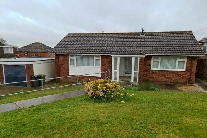 2 Bedroom Bungalow To Rent In Powell Close, Newport, PO30