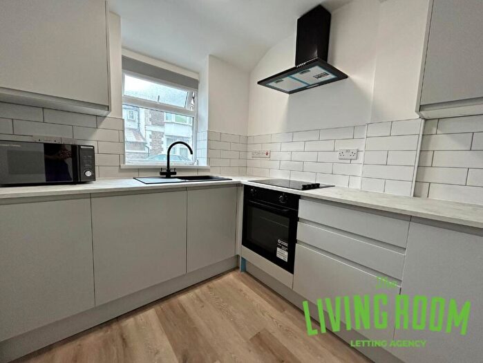 1 Bedroom Flat To Rent In Moy Road, Roath, Cardiff, CF24