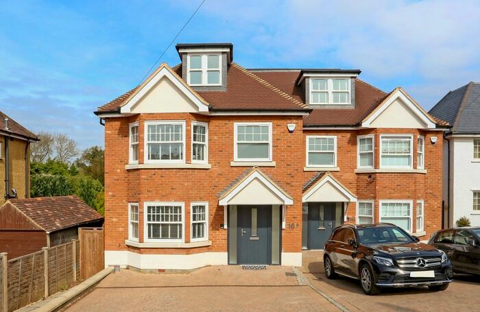 4 Bedroom Semi-Detached House To Rent In Mile House Lane, St.Albans, AL1