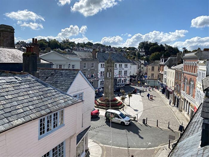 1 Bedroom Flat For Sale In Castle Dyke, Launceston, Cornwall, PL15