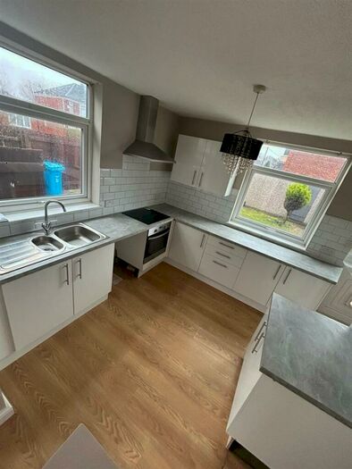 3 Bedroom End Of Terrace House To Rent In Willerby Road, Hull, HU5