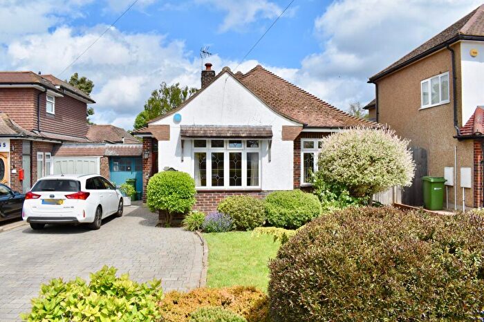 3 Bedroom Link Detached House For Sale In Craddocks Avenue, Ashtead, KT21