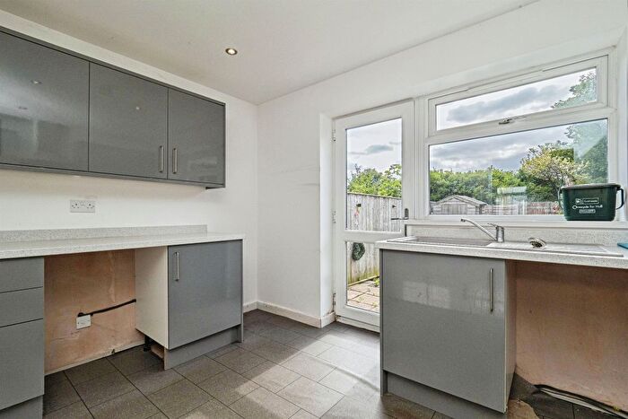 3 Bedroom Terraced House For Sale In Severn Street, Hull, HU8