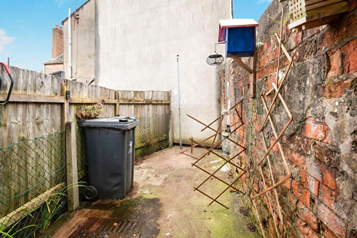 2 Bedroom End Of Terrace House For Sale In Craddock Street, Cardiff, CF11