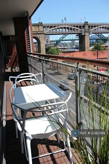 2 Bedroom Flat To Rent In Close, Newcastle Upon Tyne, NE1