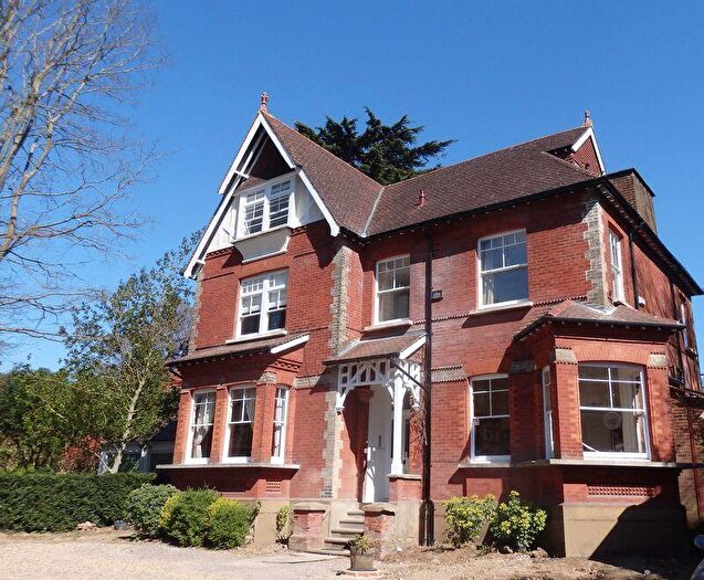 2 Bedroom Apartment To Rent In St. Martins Avenue, Epsom, KT18