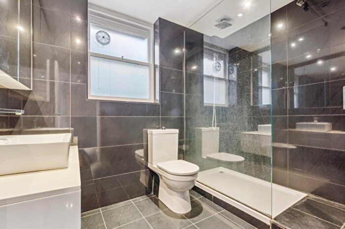 1 Bedroom Flat To Rent In Wilmington House, Highbury Crescent, N5