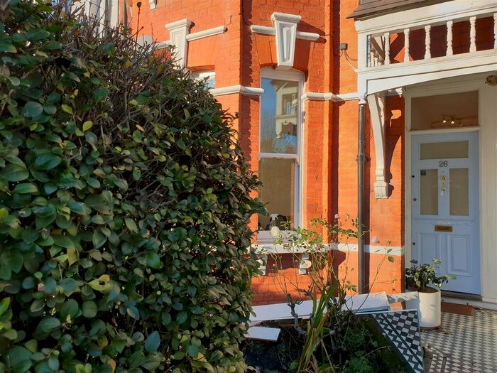 3 Bedroom Flat To Rent In Furness Road, Willesden Junction, London NW10