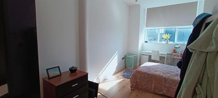 2 Bedroom Apartment To Rent In Apartment, Pollard Street, M4