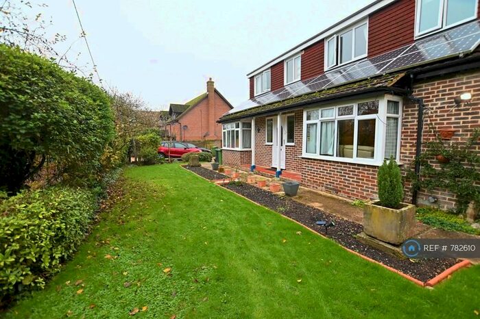 1 Bedroom Flat To Rent In Twyford, Winchester, SO21