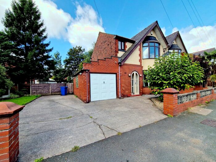 3 Bedroom Semi-Detached House To Rent In Highfield Road, Prestwich, Manchester, M25