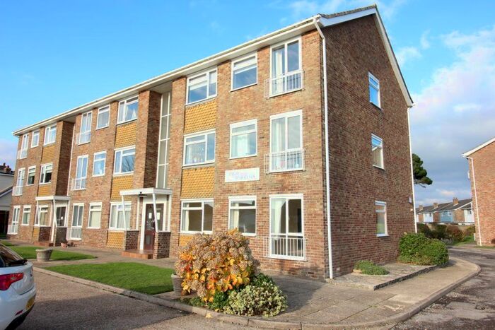 2 Bedroom Flat To Rent In High Marryats, Grove Road, Barton On Sea, BH25
