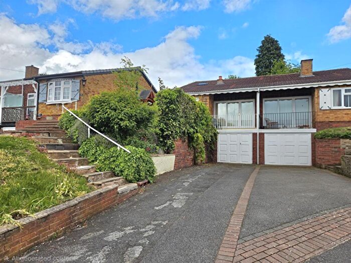 4 Bedroom Semi-Detached House For Sale In Walford Drive, Solihull, B92