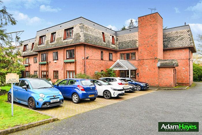 2 Bedroom Flat For Sale In Woodside Grange Road, North Finchley, N12