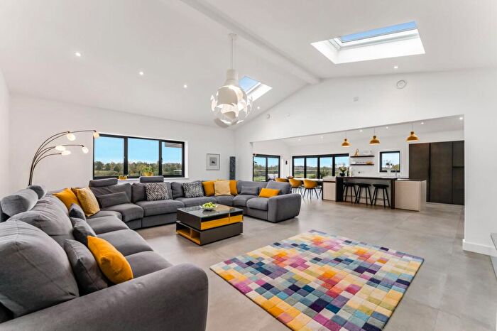 8 Bedroom Detached House For Sale In Chestnut Drive, Stretton Hall, Oadby, Leicester, LE2