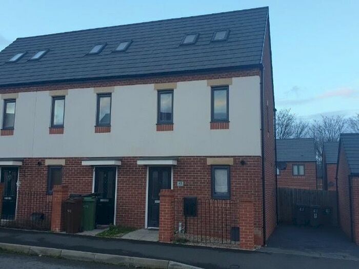 3 Bedroom End Of Terrace House To Rent In Coningsby Drive, Ettingshall, Wolverhampton, WV2