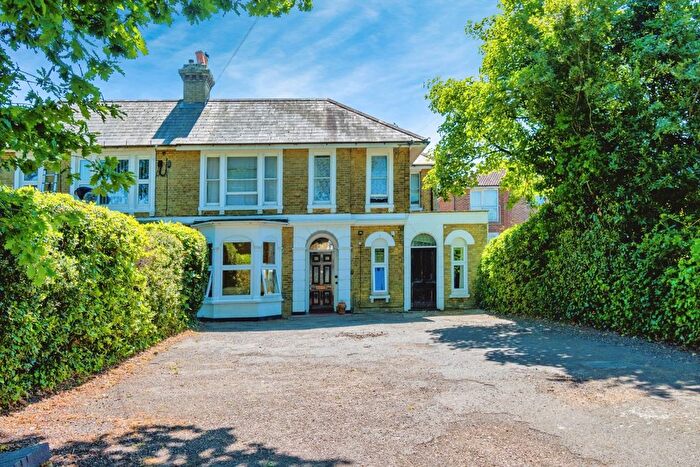 4 Bedroom Semi-Detached House For Sale In Millbrook Road East, Freemantle, Southampton, Hampshire, SO15