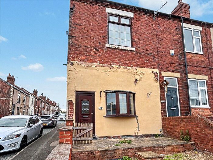 3 Bedroom End Of Terrace House For Sale In Featherstone Lane, Featherstone, Pontefract, West Yorkshire, WF7
