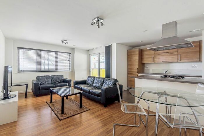 2 Bedroom Flat To Rent In Wager Street, London, E3