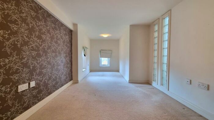 2 Bedroom Flat To Rent In Highcroft Hall, Erdington, B23
