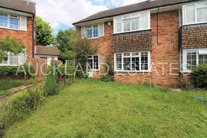 2 Bedroom Maisonette To Rent In Faringford Close, Potters Bar, EN6