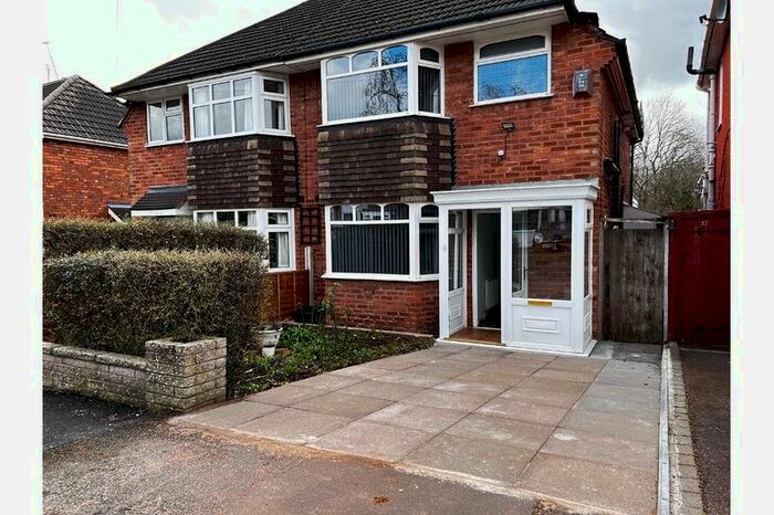 4 Bedroom Semi-Detached House To Rent In Woodvale Road, Hall Green, Birmingham, B28