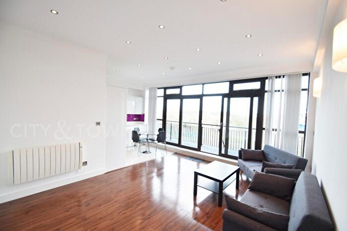 2 Bedroom Apartment To Rent In Copperfield Road, London, E3