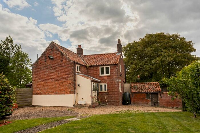 2 Bedroom Cottage For Sale In Back Road, East Ruston, Norwich, NR12