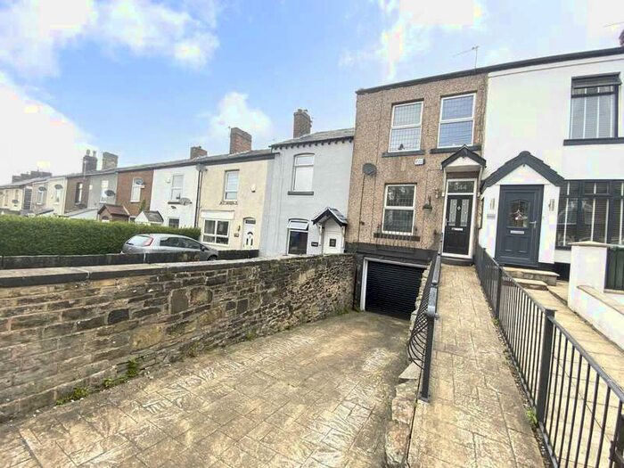 Houses for sale & to rent in BL9 8JX, Bloomfield Drive,,Unsworth, Bury