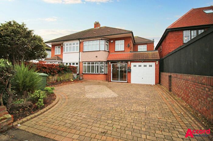 4 Bedroom Semi-Detached House To Rent In Corbets Tey Road, Upminster, RM14