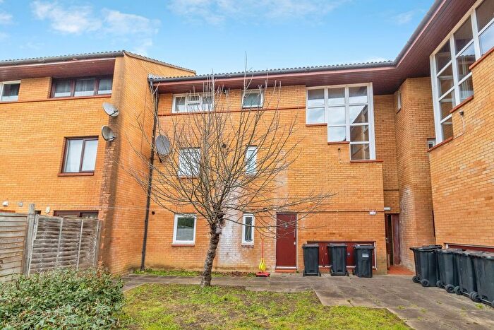2 Bedroom Flat For Sale In Larwood Place, Oldbrook, Milton Keynes, Buckinghamshire, MK6