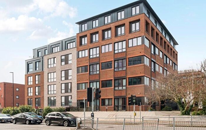 2 Bedroom Flat For Sale In Slough, , Slough, Berkshire, SL1
