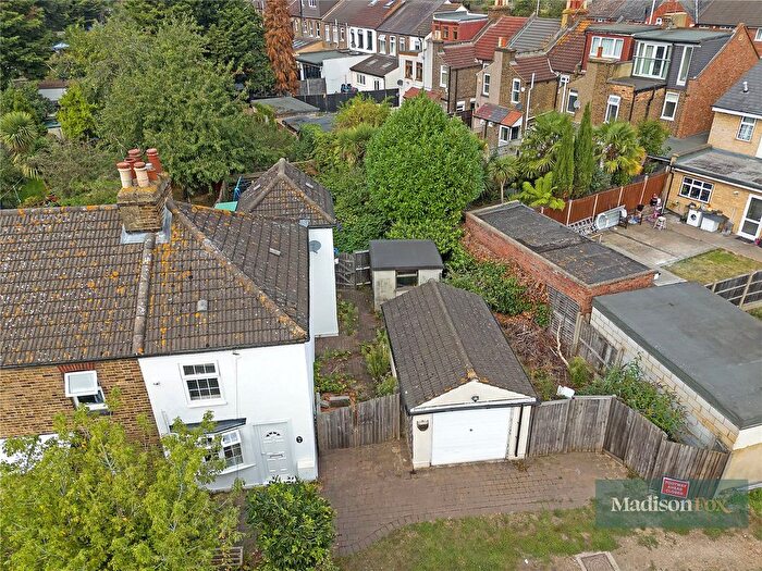 2 Bedroom End Of Terrace House For Sale In Tomswood Hill, Ilford, IG6