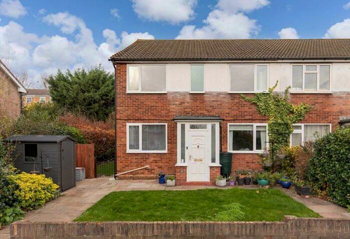 2 Bedroom Maisonette To Rent In Rushmore Close, Bromley, Kent, BR1