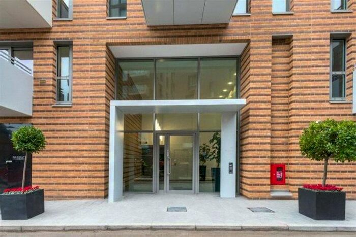 3 Bedroom Flat To Rent In Ivy Point, Hannaford Walk, Bromley By Bow, London, E3