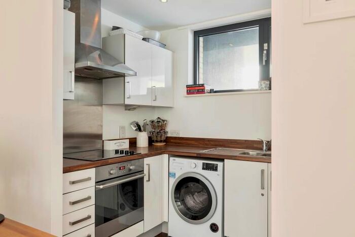 1 Bedroom Flat For Sale In Cotterell House, Palmers Road, E2