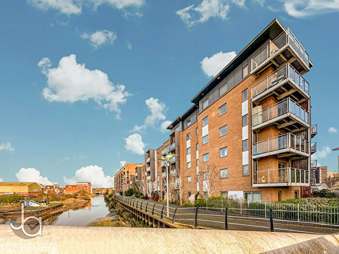 2 Bedroom Apartment For Sale In Heia Wharf, Hawkins Road, Colchester, CO2