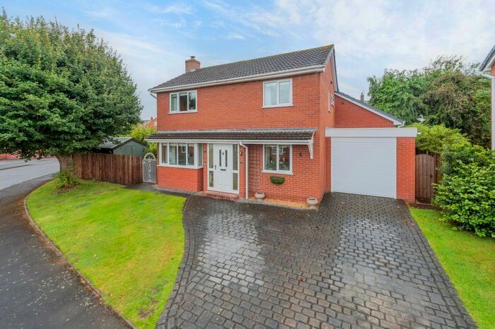 4 Bedroom Detached House For Sale In Chestnut Drive, Bayston Hill, Shrewsbury, SY3