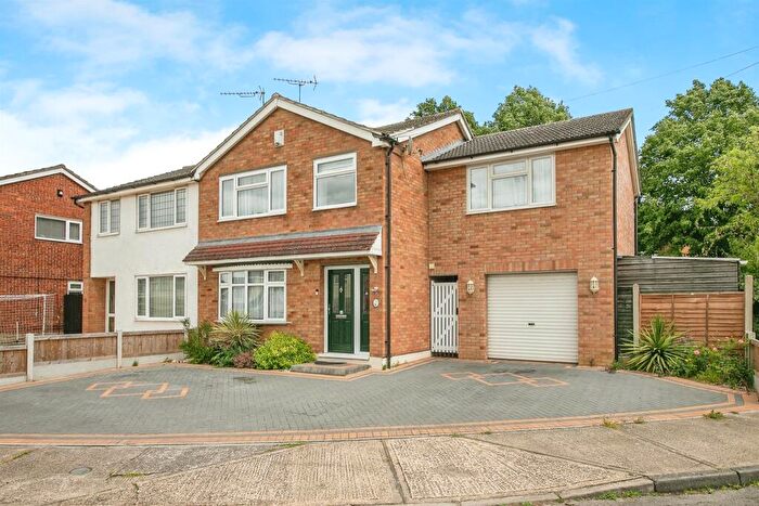 4 Bedroom Semi-Detached House For Sale In Romford Close, Colchester, CO4