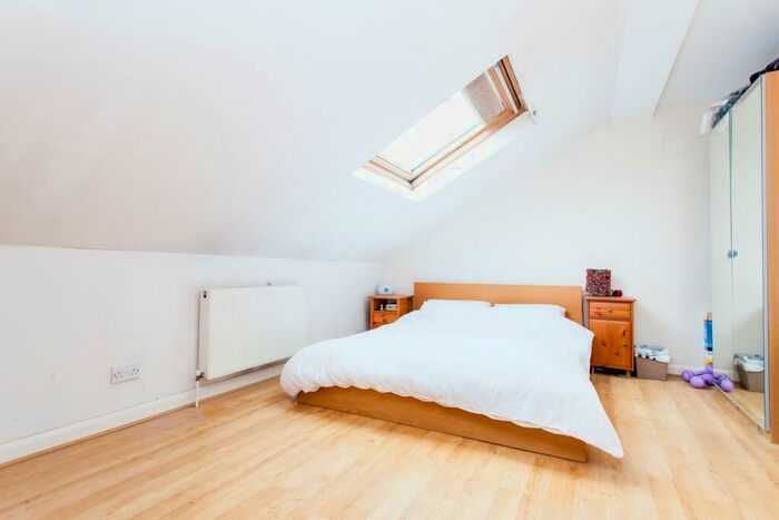 2 Bedroom Flat To Rent In Somerford Grove, Dalston, N16