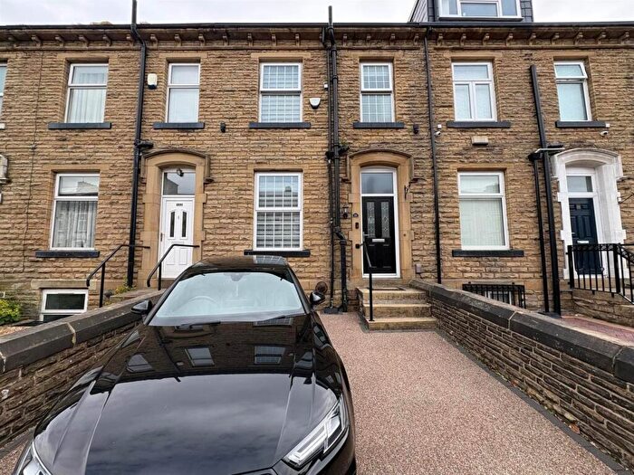 4 Bedroom Terraced House For Sale In Sherwood Place, Eccleshill, Bradford, BD2