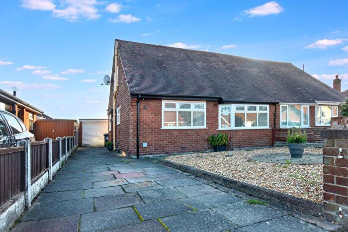 3 Bedroom Semi-detached Bungalow For Sale In Northdale Road, Paddington, WA1
